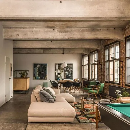 Apartment Fabrikloft In The Studio House *