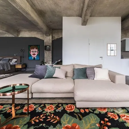 Apartment Fabrikloft In The Studio House *